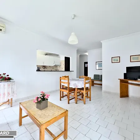 Squash Club Apartmanhotel 3*