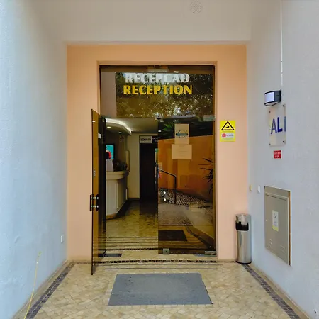 Squash Club Apartahotel