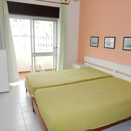 Squash Club Apartahotel 3*